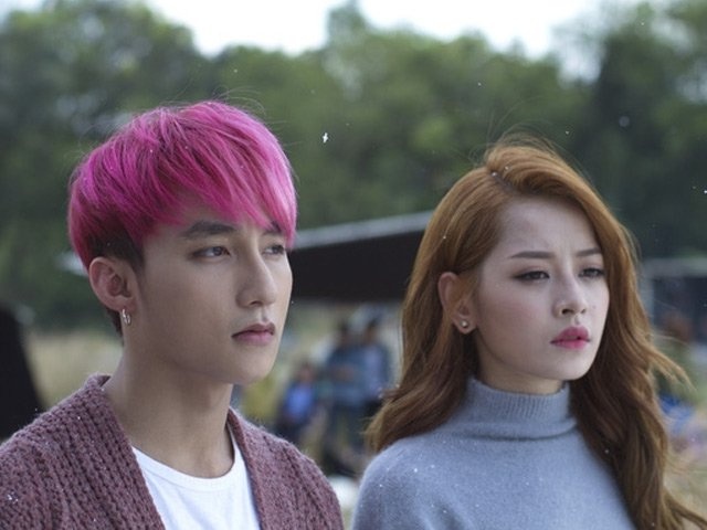 Chi Pu từng là nữ chính trong MV “Buông đôi tay nhau ra” của Sơn Tùng M-TP. Ảnh cắt từ video