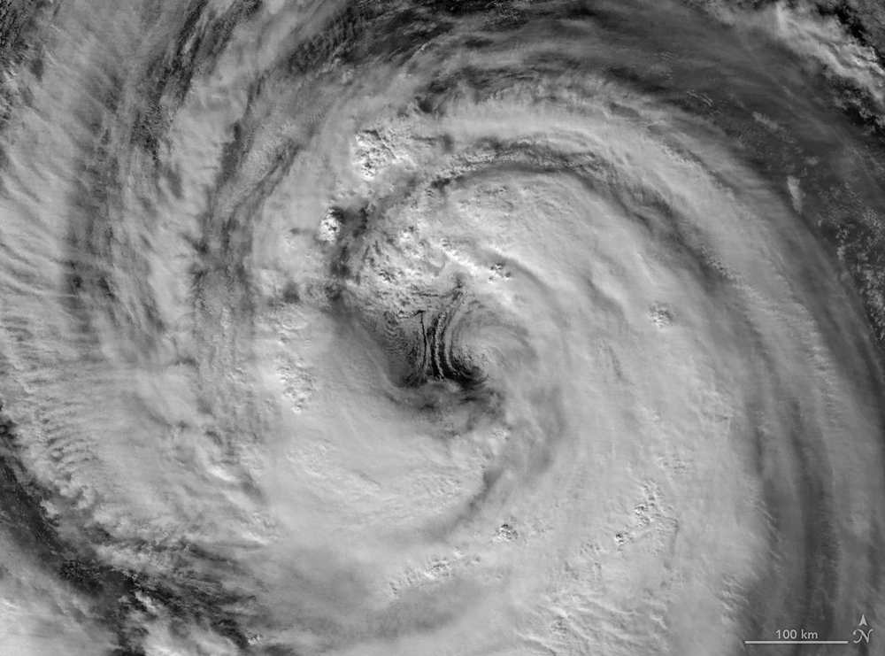 Ảnh chụp vệ tinh bão Jangmi. Ảnh: NOAA