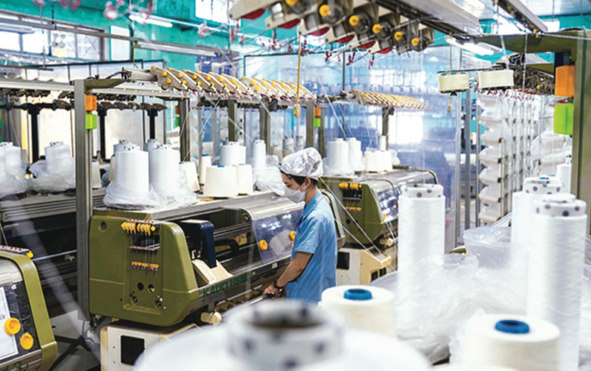 Môi trường làm việc an toàn, ổn định cùng các chính sách chăm lo thiết thực đang giúp người lao động thêm yên tâm gắn bó với doanh nghiệp.   Ảnh: Công ty Cổ phần Dệt may Huế
