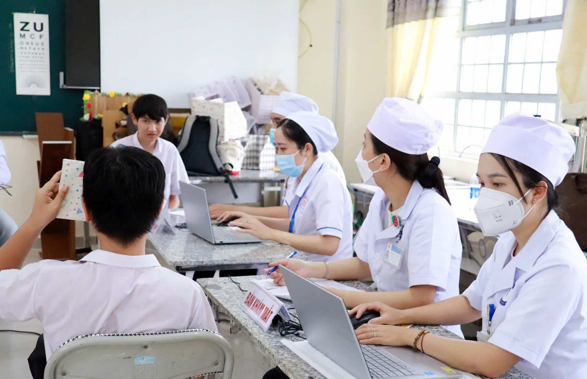 Trong đợt 1 năm 2026, toàn tỉnh Lâm Đồng sẽ có hơn 686.000 học sinh từ 6 đến 18 tuổi được khám sức khỏe miễn phí. Ảnh: An Nhiên 
