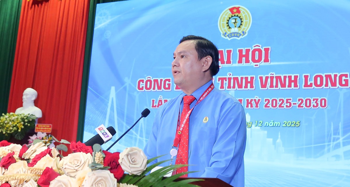 Mr. Nguyen Phuc Linh, Member of the Executive Committee of the Vietnam General Confederation of Labour, Chairman of Vinh Long Provincial Labor Federation.