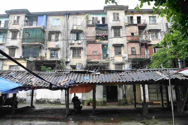 Apartment building (apartment for rent) at 207 Hoang Van Thu street, Nam Dinh ward, Ninh Binh province has seriously deteriorated. Photo: Nguyen Truong