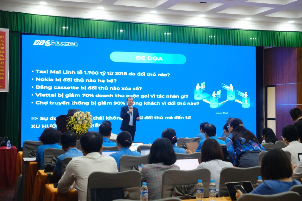 Công đoàn Khoa học và Công nghệ Việt Nam tổ chức tập huấn kỹ năng sử dụng AI cho cán bộ công đoàn chuyên trách. Ảnh: CĐKHCNVN