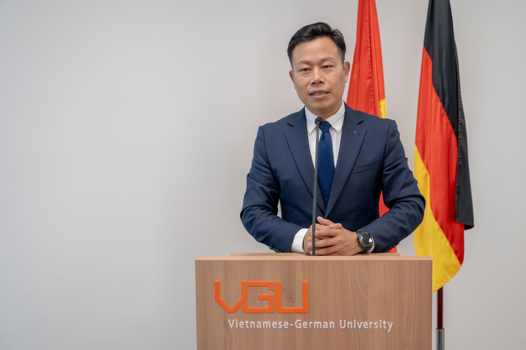 Prof. Dr. Le Quan - Deputy Minister of Education and Training was appointed as Chairman of the Council of Viet Duc University. Photo: Trang Nguyen