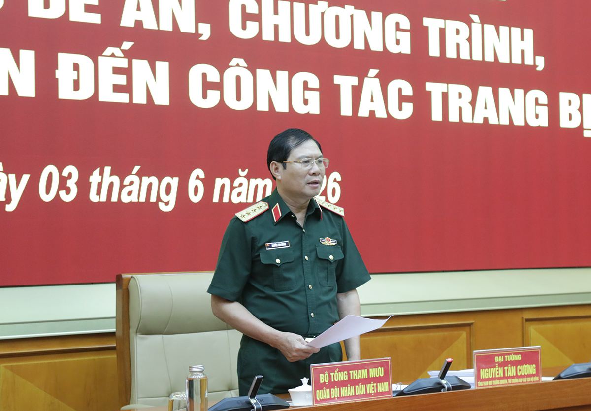 General Nguyen Tan Cuong - Member of the Party Central Committee, Member of the Standing Committee of the Central Military Commission, Chief of the General Staff of the Vietnam People's Army, Deputy Minister of National Defense, Chairman of the Council - delivered a directing speech at the conference. Photo: Ministry of National Defense