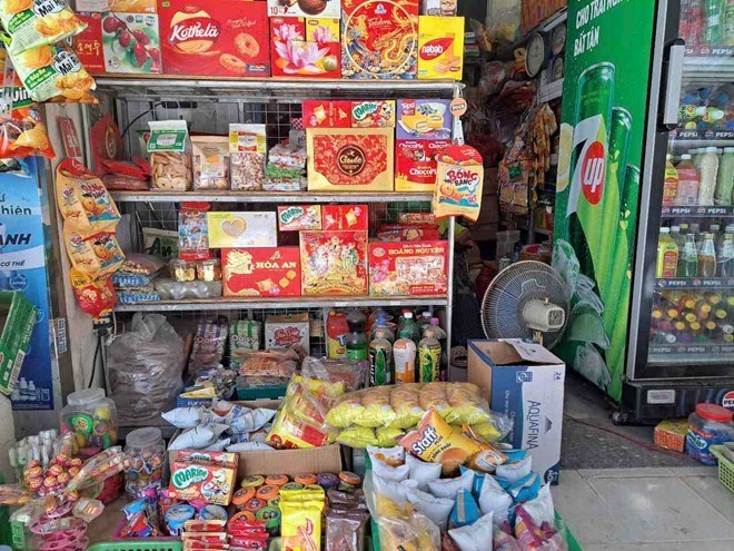 Business households selling goods through e-commerce platforms over 1 billion VND/year may still have to issue electronic invoices according to regulations. Photo: Ha Vy