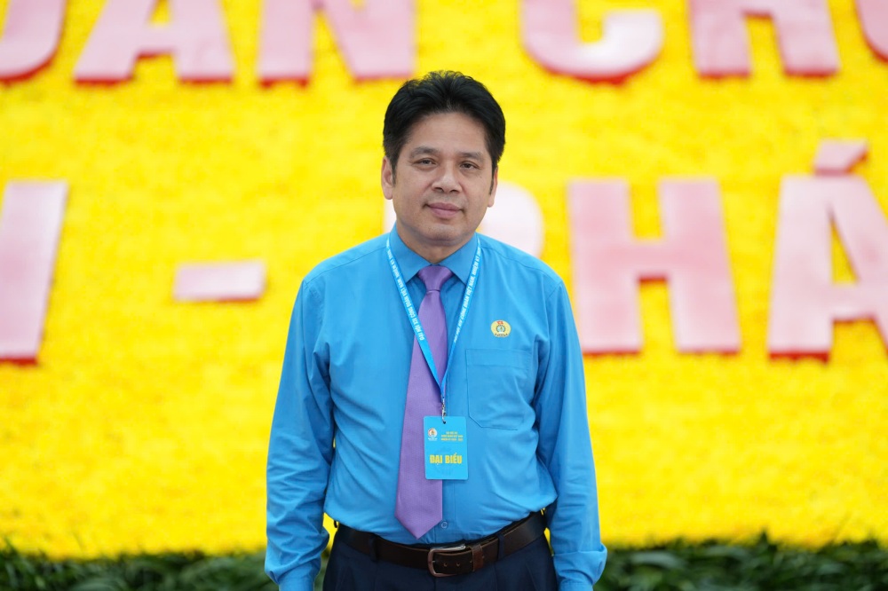 Sr. Sòi Ngọc Cương - Miembro del Comité Ejecutivo de la Confederación General del Trabajo de Vietnam, Vicepresidente del Comité del Frente de la Patria de Vietnam de la provincia, Presidente de la Federación Laboral de la provincia de Sơn La. Foto: Hữu Chánh