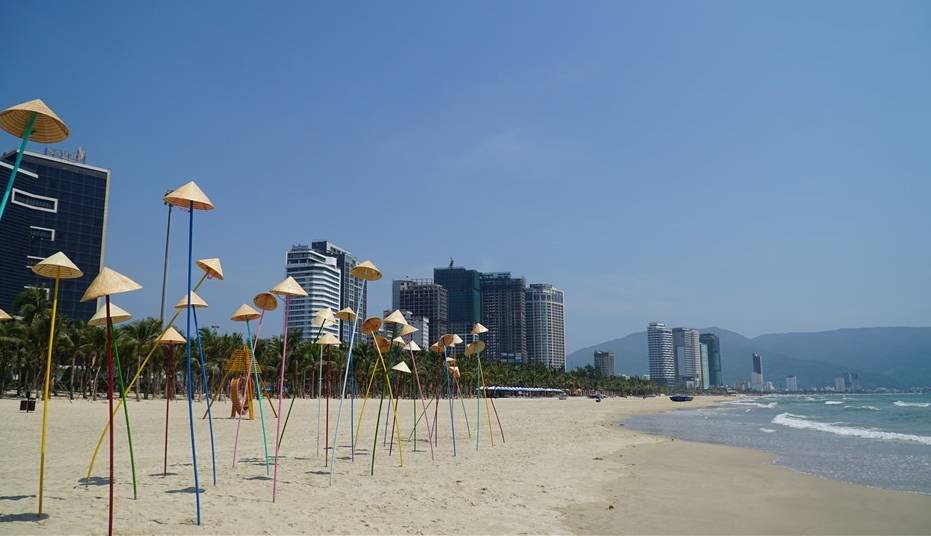 Bãi biển Mỹ Khê.