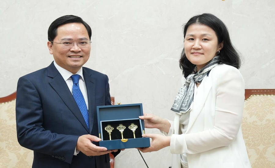 Member of the Party Central Committee, Chairman of the Vietnam General Confederation of Labour Nguyen Anh Tuan receives Ms. Sinwon Park - Director of the ILO Office in Vietnam on the afternoon of March 25, 2026. Photo: Trade Union Affairs Committee of the Vietnam General Confederation of Labour provided
