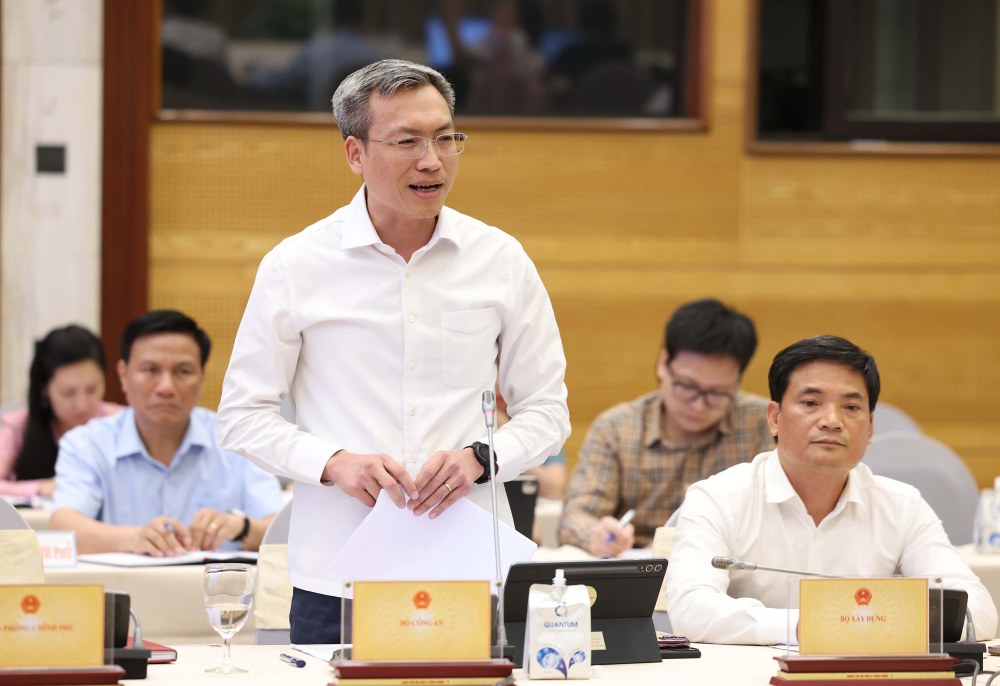 Thiếu tướng Nguyễn Quốc Toản cho biết, lực lượng chức năng đã khởi tố 56 vụ và 98 bị can về các tội xâm phạm quyền tác giả, quyền liên quan, tội xâm phạm quyền sở hữu công nghiệp... Ảnh: VGP

