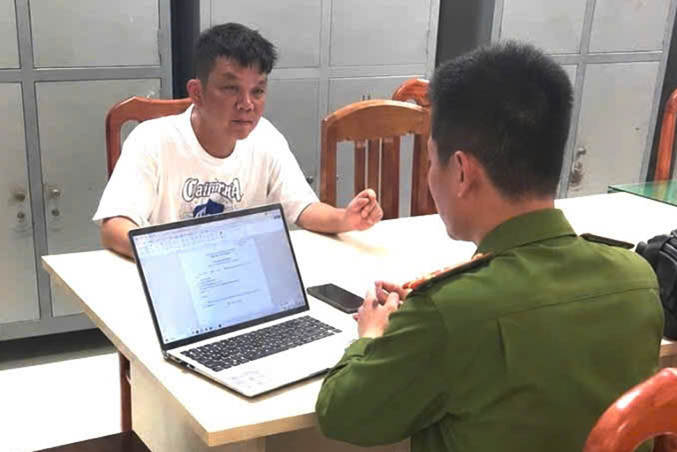 Công an tỉnh Gia Lai đã bàn giao đối tượng Trần Văn Thuật cho Công an TP Hồ Chí Minh. Ảnh: Công an