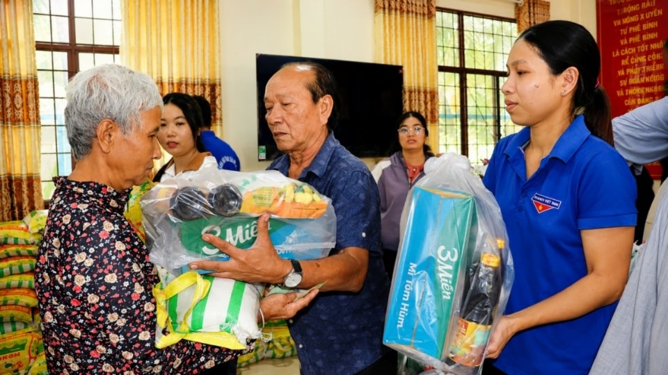 Hàng nghìn lượt người nghèo, người yếu thế được thụ hưởng các hoạt động trong Tháng Nhân đạo năm 2026. Ảnh: Hội CTĐ Vĩnh Long