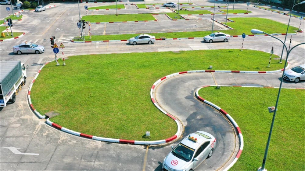 The new regulations on driving tests have more stringent content, suitable for reality, ensuring that licensed people do not dare to drive recklessly and disregard the law. Photo: Ministry of Public Security