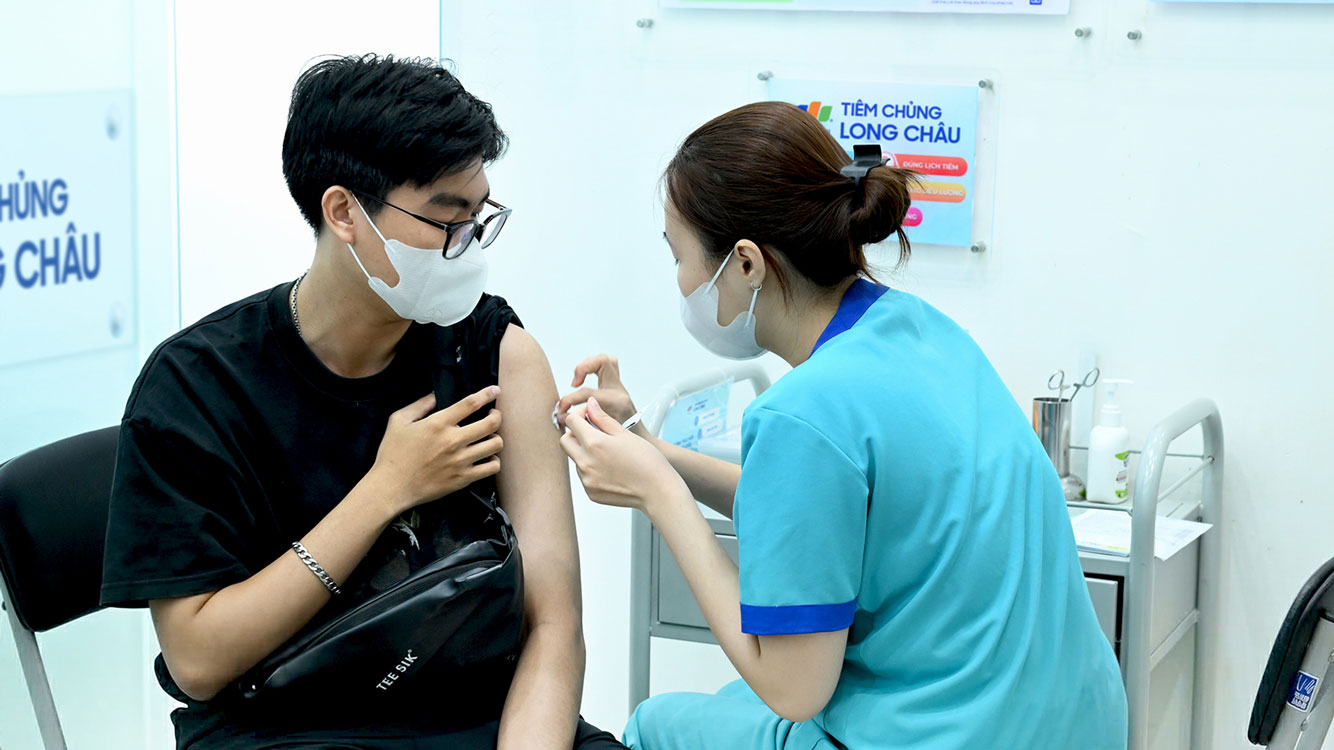 HPV không chỉ ảnh hưởng đến phụ nữ mà nam giới cũng có nguy cơ nhiễm virus này. Ảnh: Trung tâm Tiêm chủng Long Châu