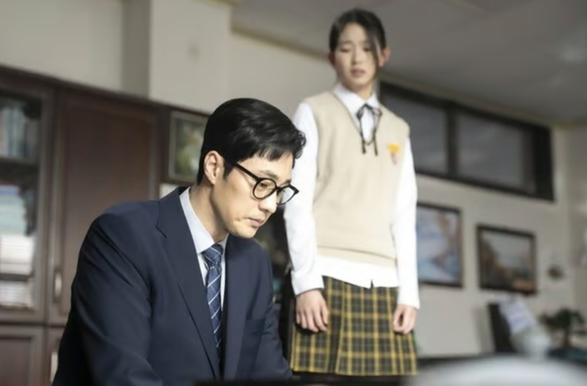 So Ji Sub in the movie. Photo: Netflix