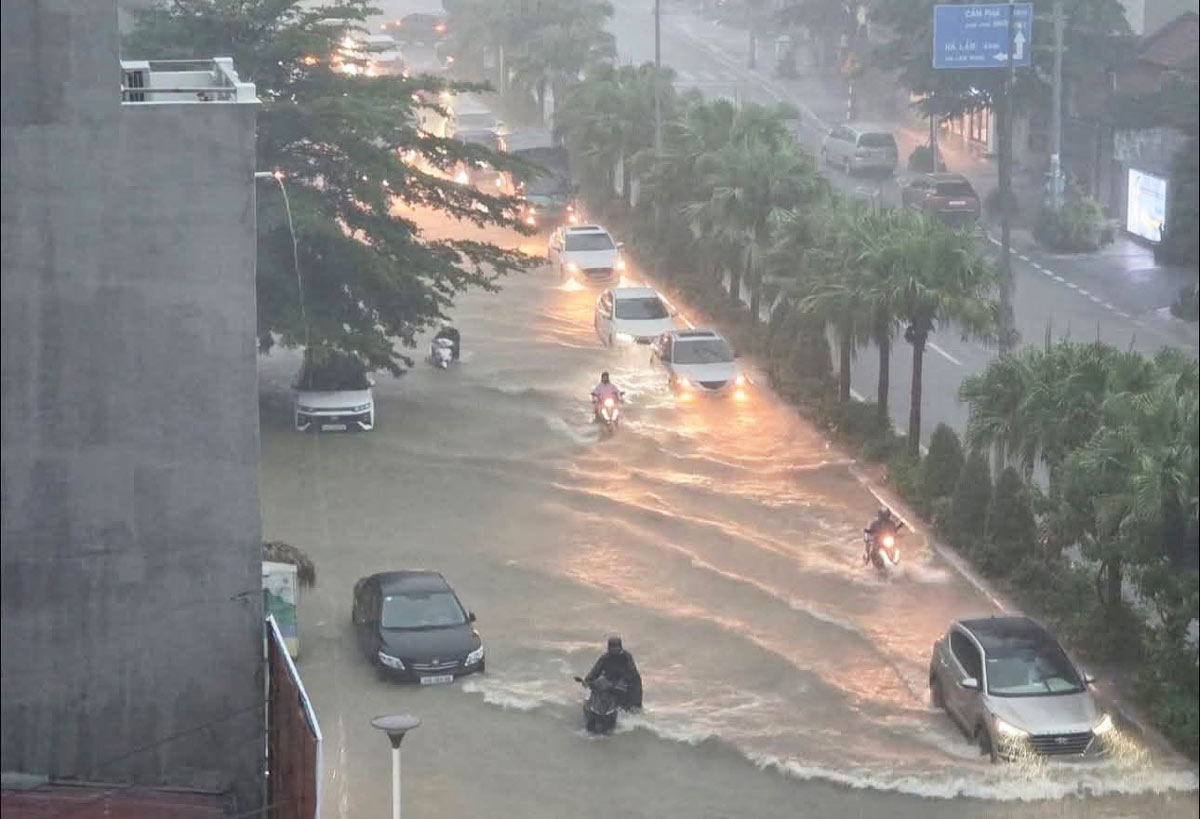 National Highway 18, section passing through column 8 area (Ha Long ward). Photo: People provided