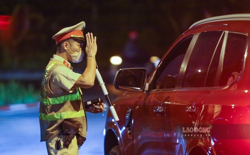 Fines for cars not engaged in passenger transport business collecting money. Photo: To The.