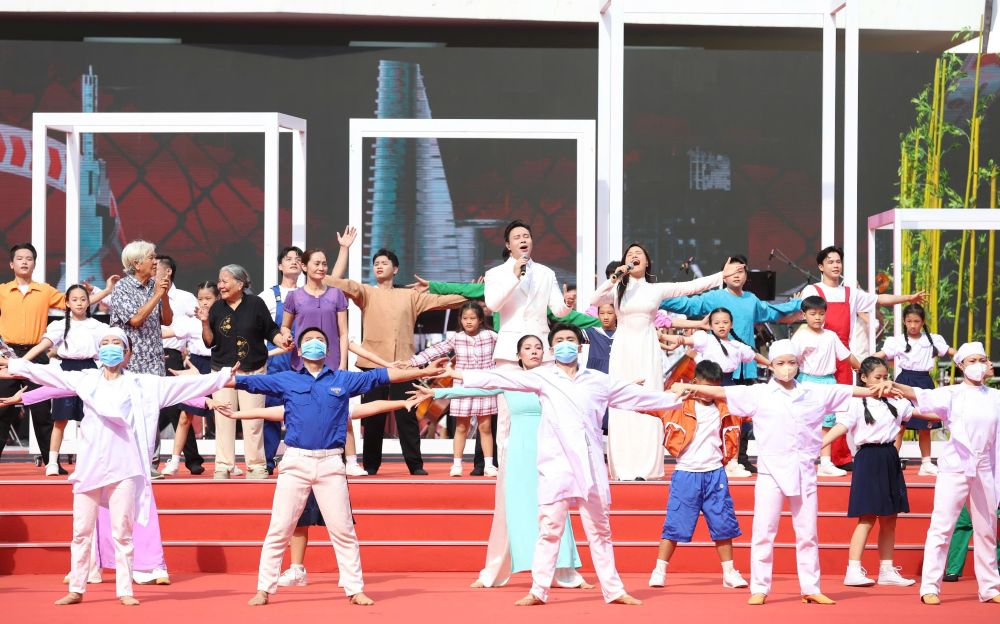 General rehearsal of the 50th anniversary of the city named after Uncle Ho
