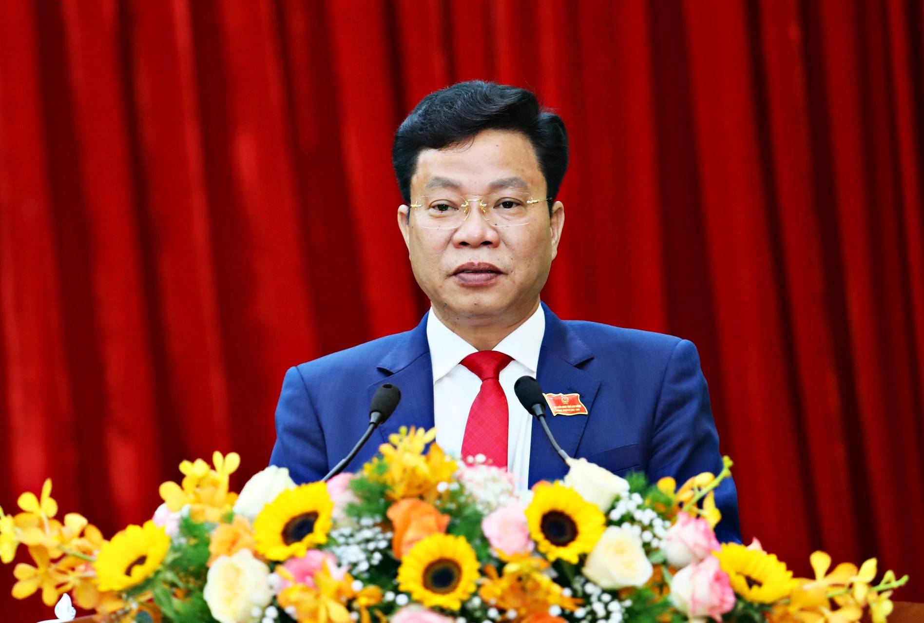 Ông Lưu Văn Trung - Phó Bí thư Tỉnh ủy, Chủ tịch HĐND tỉnh Lâm Đồng phát biểu tại kỳ họp. Ảnh: Thành Lê 