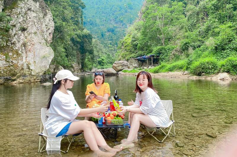 Đầu nguồn hồ Suối Chiếu được nhiều du khách chọn khám phá, trải nghiệm. Ảnh: Đào Xoan