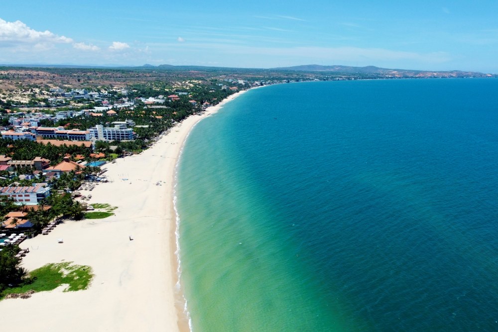 The coastal area concentrates many resorts in Mui Ne. Photo: Duy Tuan