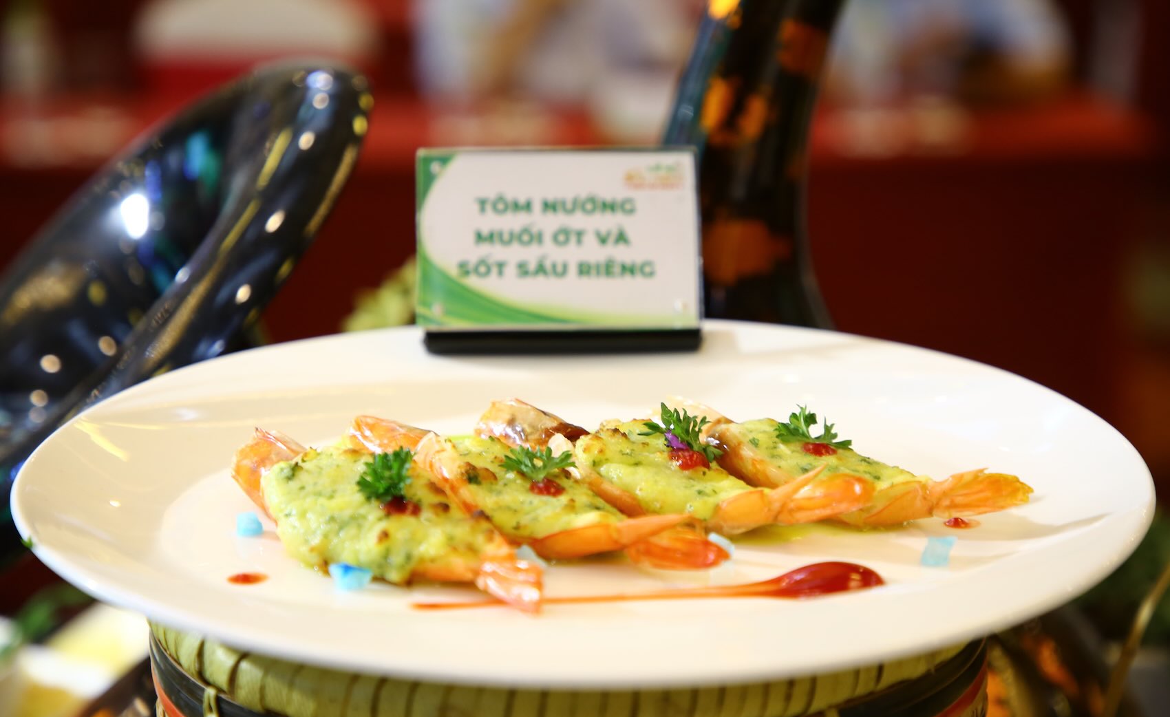 Unique dishes combined from shrimp and durian. Photo: Cong Sang