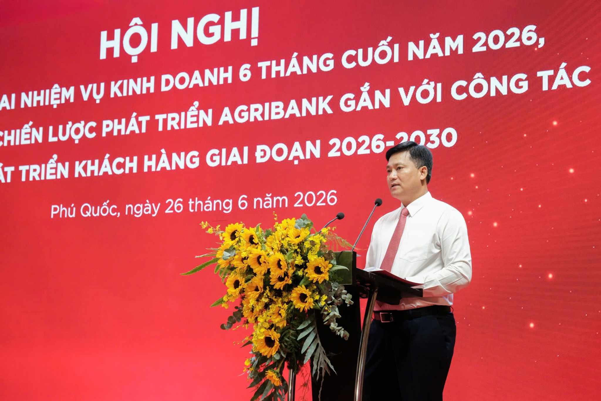 Đồng chí Phạm Toàn Vượng - Thành viên HĐTV, Tổng Giám đốc phát biểu tại Hội nghị