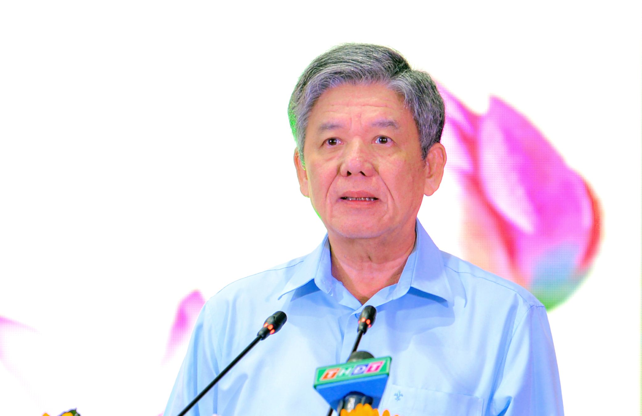 Ông Ngô Chí Cường - Ủy viên Trung ương Đảng, Bí thư Tỉnh ủy, Chủ tịch HĐND tỉnh Đồng Tháp - phát biểu tại hội nghị kỷ niệm 1 năm thành lập tỉnh Đồng Tháp. Ảnh: Báo Đồng Tháp