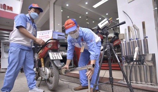 Motorbikes subject to emission inspection may not need to be taken to registration facilities. Photo: Khanh Ha