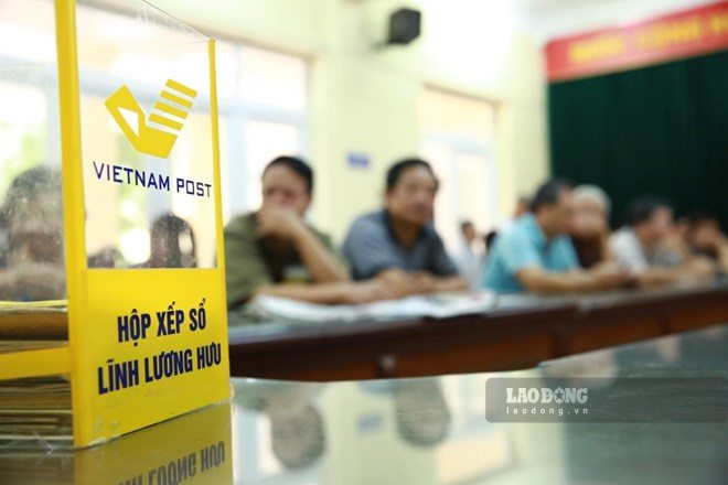 Many localities propose to expand the beneficiaries of social pension benefits for people aged 70 and over who do not have a pension. Photo: Hai Nguyen