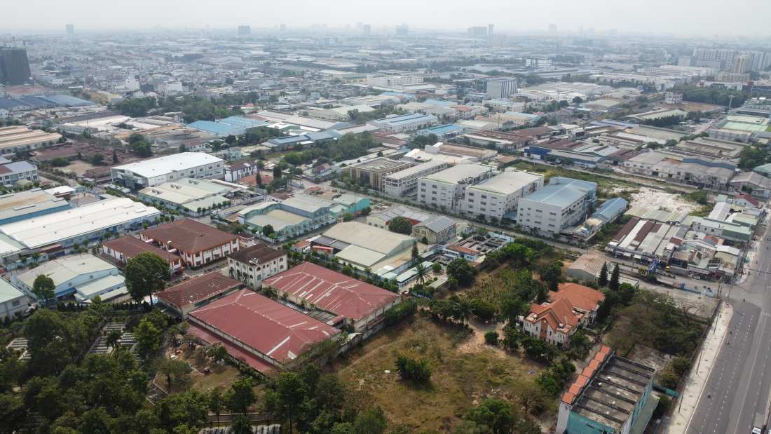 Đây là địa phương phát triển sản xuất công nghiệp, thu hút đông lao động. Ảnh: Đình Trọng