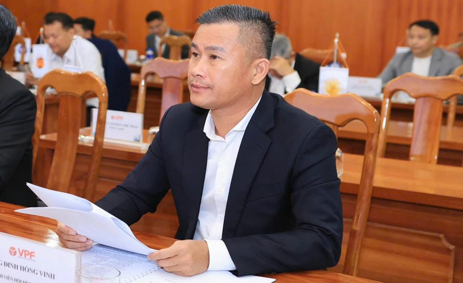 Coach Dinh Hong Vinh. Photo: NVCC