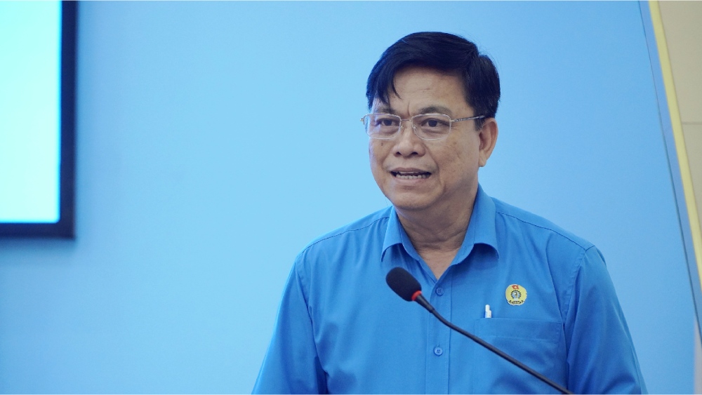 Chủ tịch LĐLĐ tỉnh An Giang Đỗ Trần Thịnh phát biểu tại hội nghị. Ảnh: Nguyên Anh