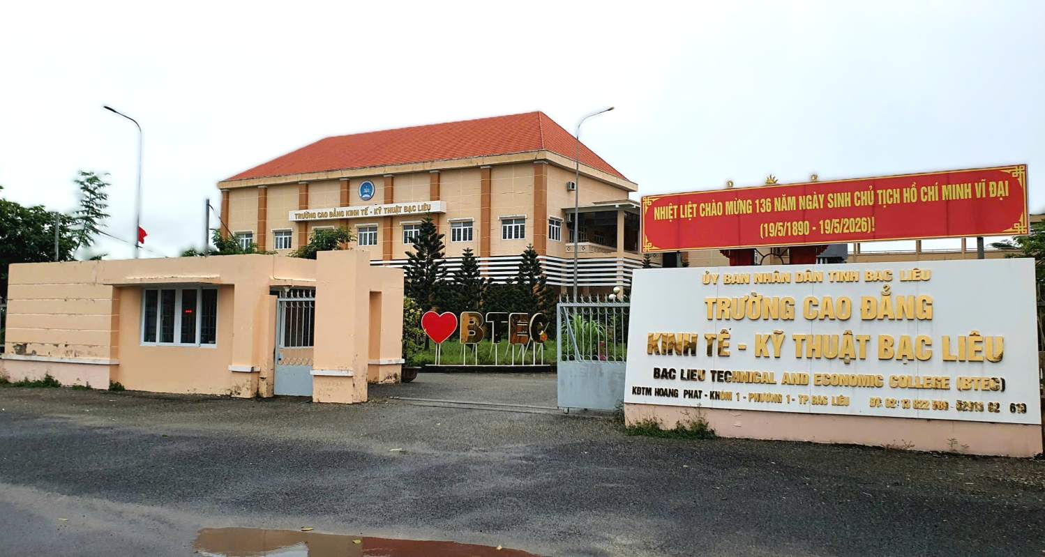 Bac Lieu College of Economics and Technology will be merged with 3 other colleges in Ca Mau. Photo: Nhat Ho.