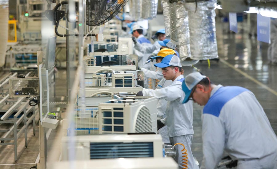 Vietnam aims to have 10,000 domestic enterprises participating in the value chain of the FDI sector and forming from 500-1,000 level I suppliers for multinational corporations. Photo: Hai Nguyen