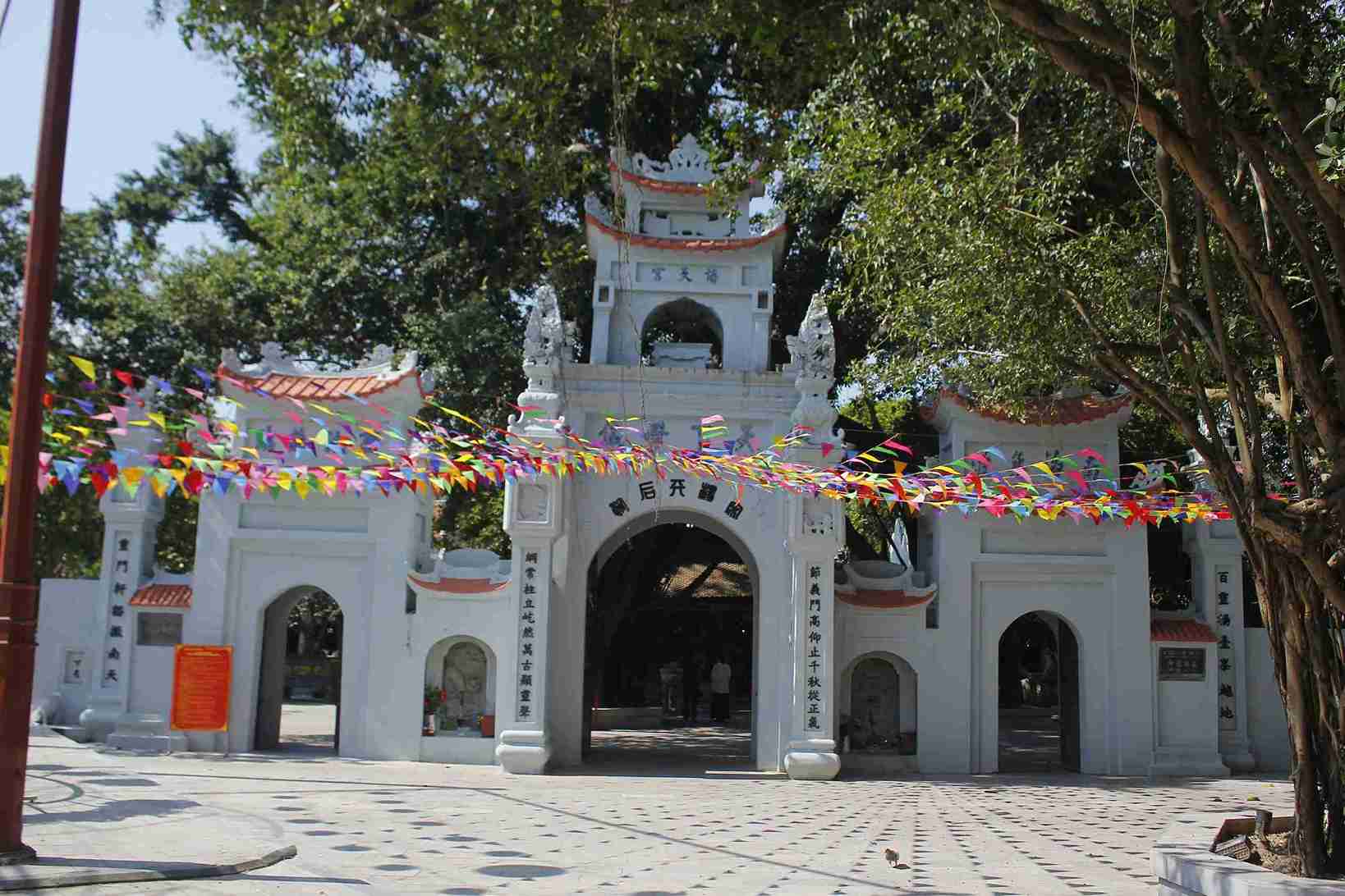 Pho Hien Mother Temple is one of the typical relics of Hung Yen. Photo: Mai Huong