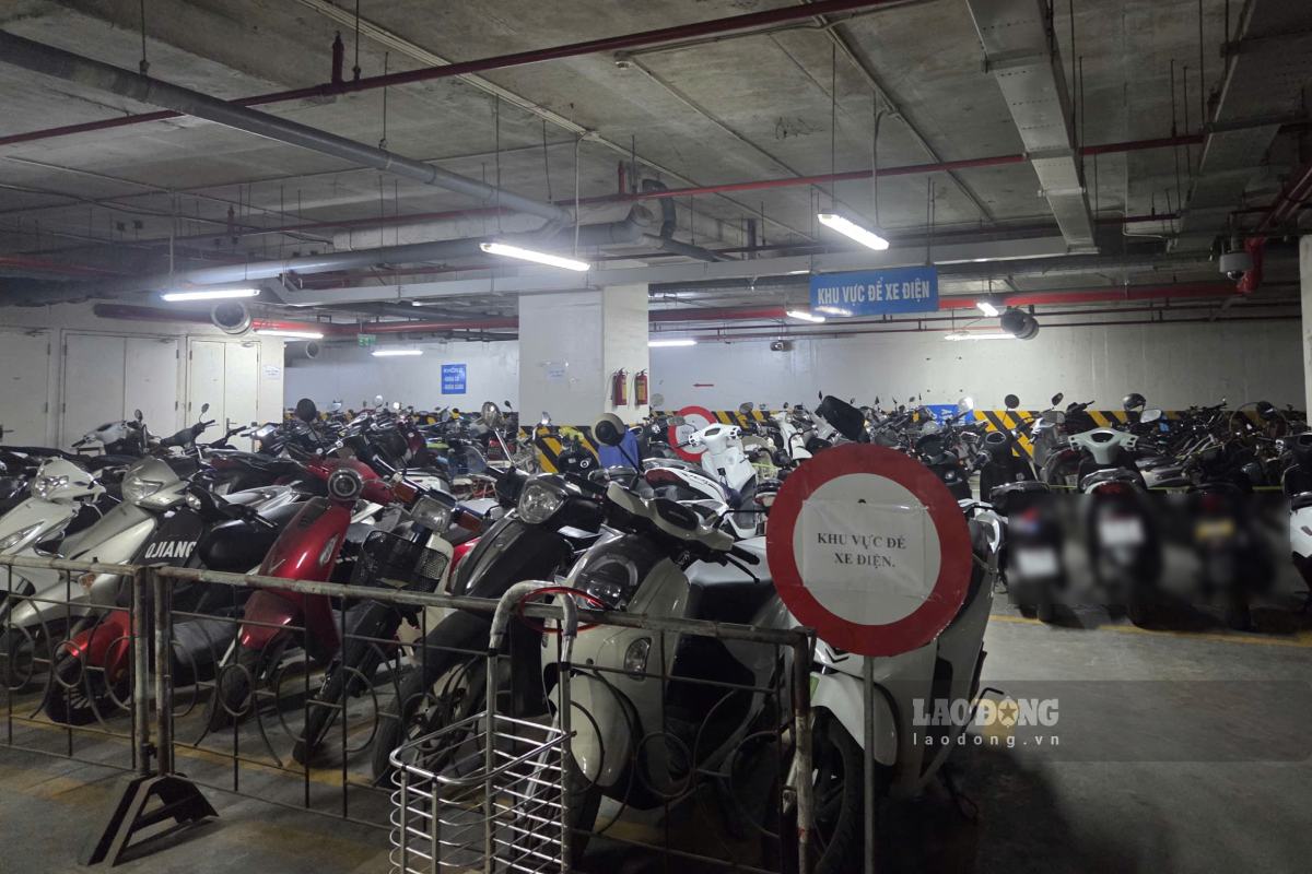 In many apartment buildings, electric vehicle charging infrastructure still has many shortcomings. Photo: Reporter