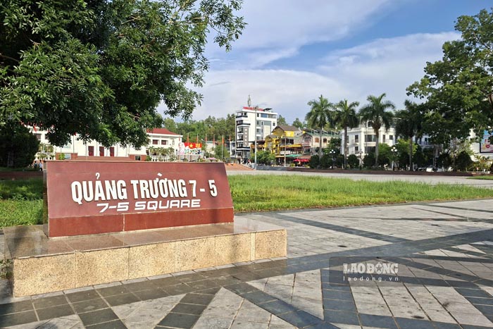 May 7 Square, Dien Bien Phu ward, Dien Bien province. Photo: Quang Dat