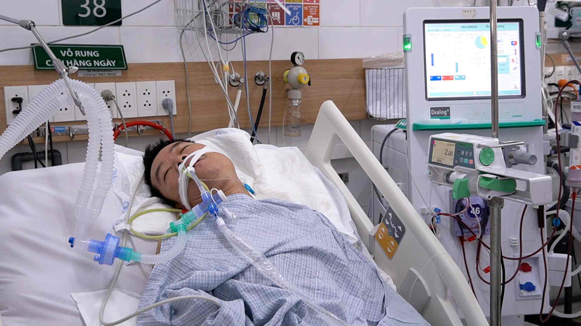 Drinking 200ml of strange alcohol, one person had cardiac arrest, one person had kidney failure and had to have blood filtration.