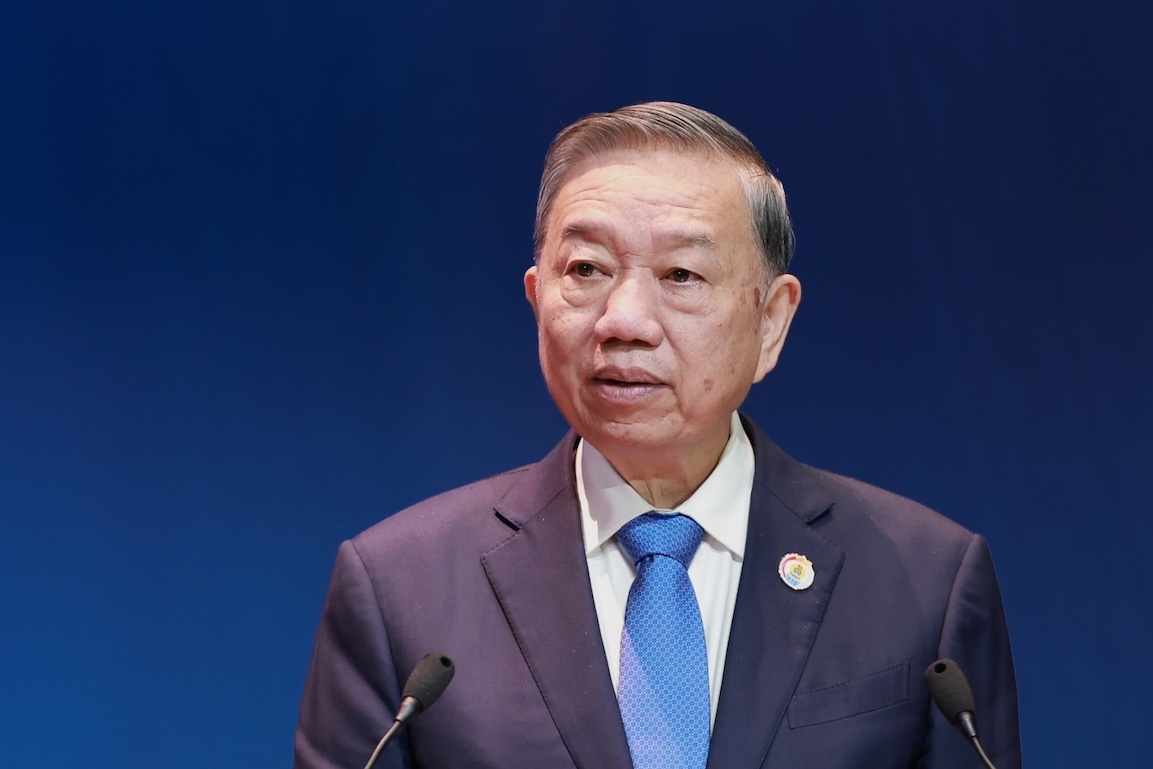 General Secretary and President To Lam delivers a directive speech at the 14th Vietnam Trade Union Congress. Photo by Dinh Hai