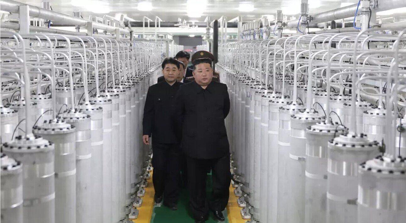 North Korean President Kim Jong Un inspected the factory. Photo: KCNA