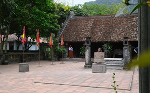 Về Ninh Bình, ghé thăm đền thờ Vua Lê Đại Hành