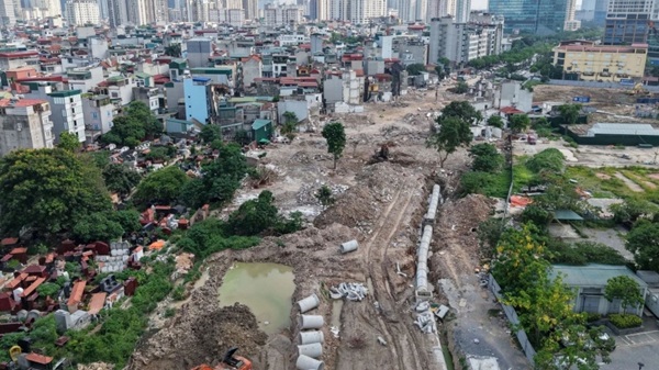 Many sections of Ring Road 2.5 Hanoi move clearly. Photo: Hai Le