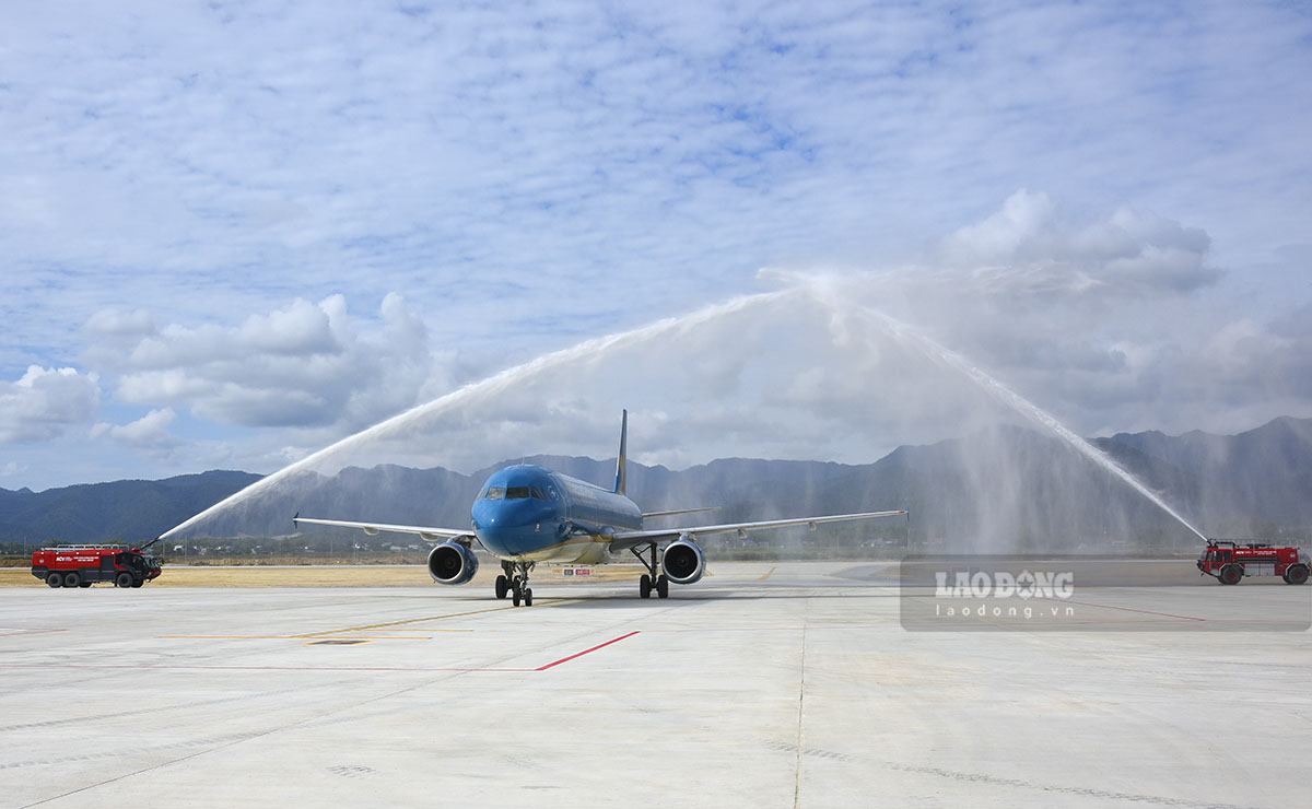 Currently, Vietnam Airlines is the only airline operating the route to Dien Bien airport. Photo: Thanh Binh