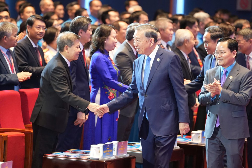 General Secretary and President To Lam and delegates attending the 14th Congress of the Vietnam Trade Union. Photo: Hai Nguyen