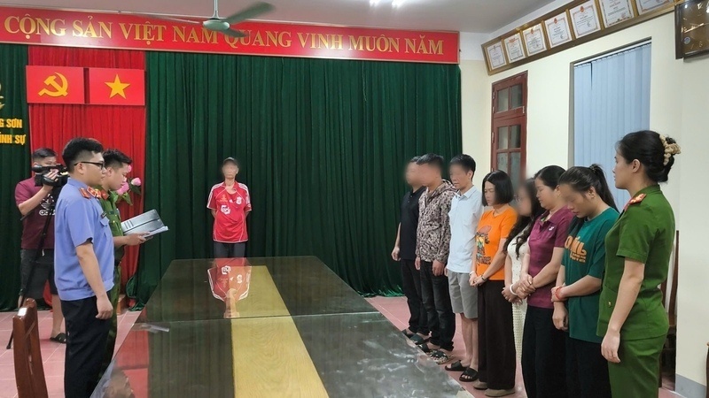 Chiếm đoạt tiền vé tại di tích Tam Thanh, 7 đối tượng bị khởi tố. Ảnh: VKSND Khu vực 1