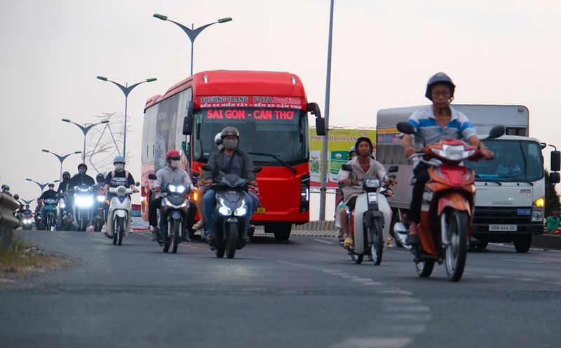 Mức sinh thấp, thâm hụt dân cư đang là rào cản lớn cho phát triển kinh tế ĐBSCL. Ảnh: Phong Linh.