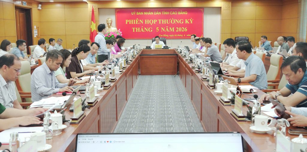Toàn cảnh phiên họp thường kỳ tháng 5 của UBND tỉnh Cao Bằng. Ảnh: Nguyệt Hà