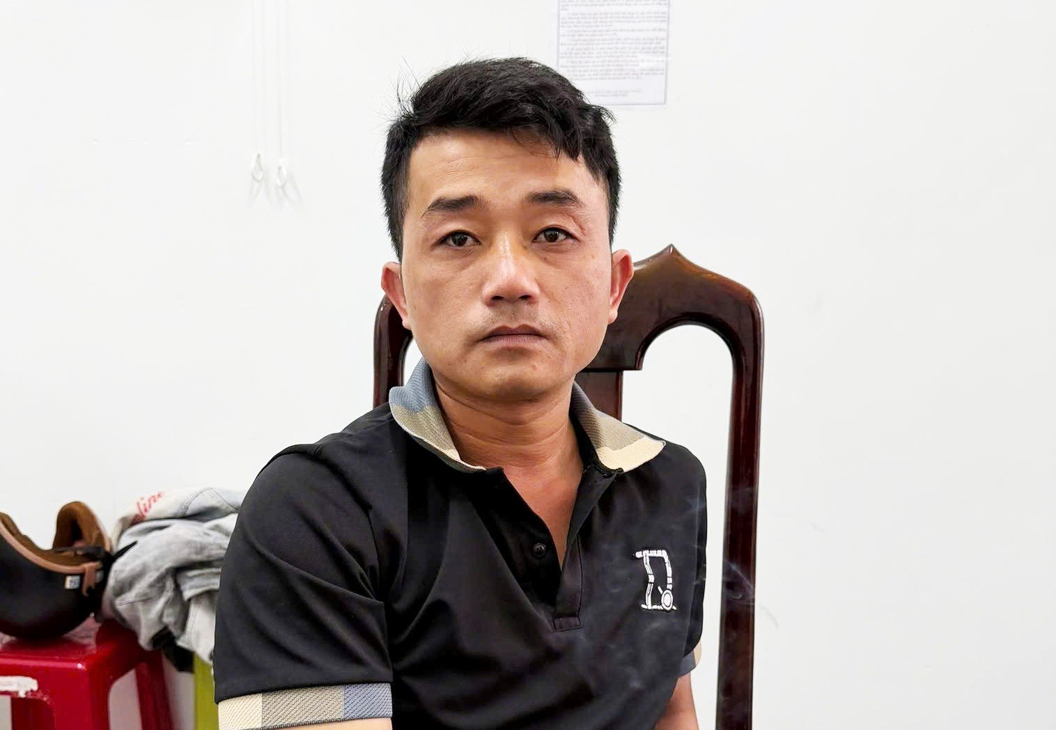 Ngo Duy Thanh was prosecuted and temporarily detained for investigation into the crime of property theft. Photo: Police