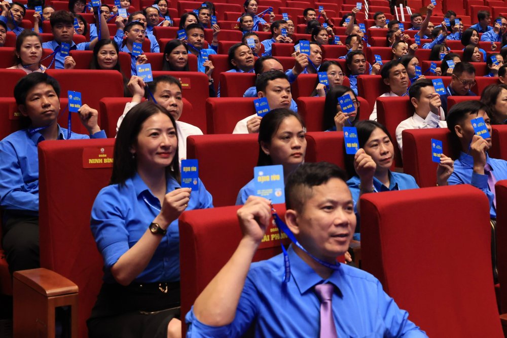 Các đại biểu biểu quyết tại Đại hội. Ảnh: Hải Nguyễn